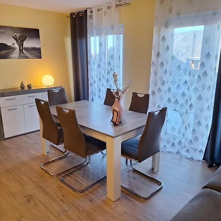 Neue Auf Dem Land 公寓 博帕德